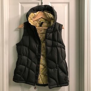 EUC Isis brand puffer vest size 6